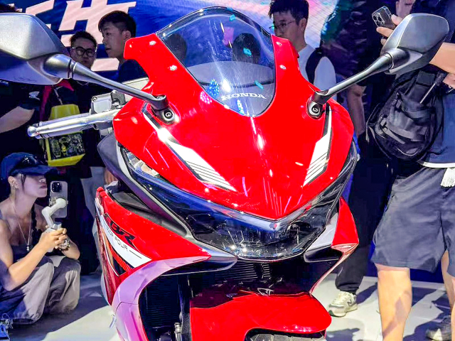 Honda CBR500R Four 2026 Giac mo 4 xylanh o phan khuc tam trung da thanh su that - 3
