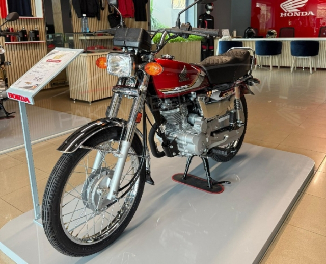 Kham pha mau xe con tay Honda CG 125 Self Start 2026 vua ra mat voi gia ban chi tu 235 trieu dong - 6