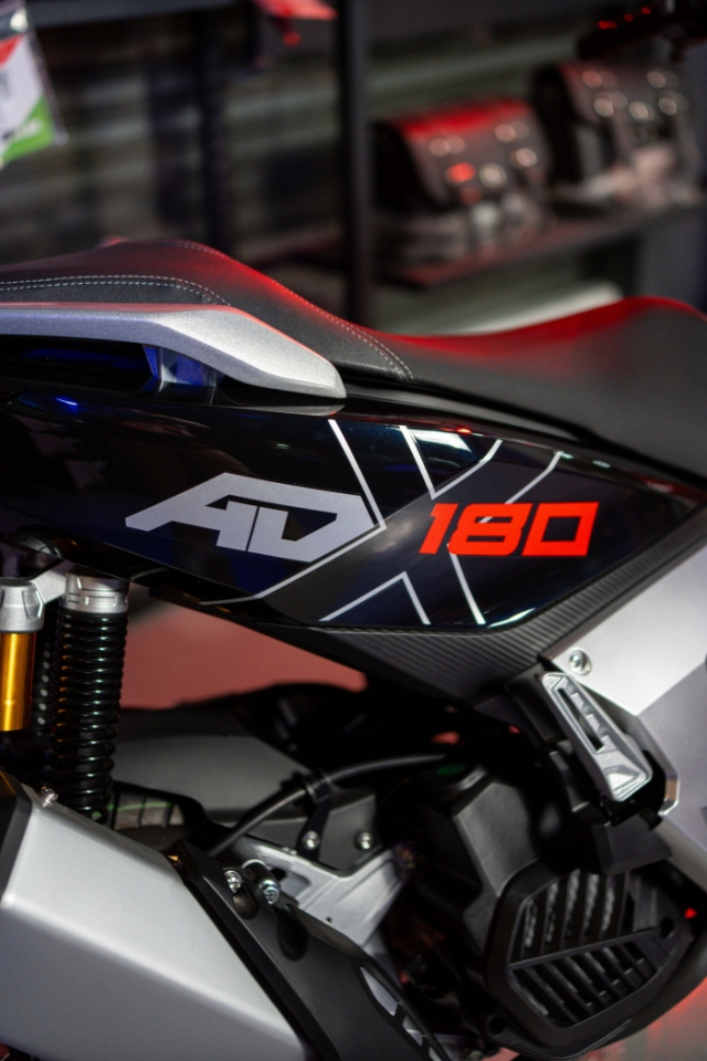 Kove ADX 180 trinh lang gat gio Honda ADV160 voi gia ban chua den 70 trieu Dong - 6