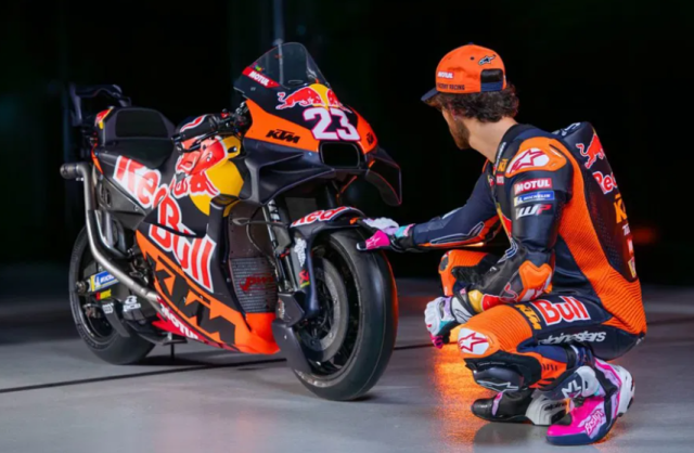 KTM 1390 Super Duke hoa RC16 MotoGP nho cong nghe in 3D Giac mo khong con xa voi - 6