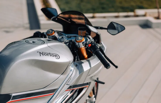 Norton khep lai huyen thoai mo ra ky nguyen moi khi chia tay V4SV V4CR va Commando 961 - 3