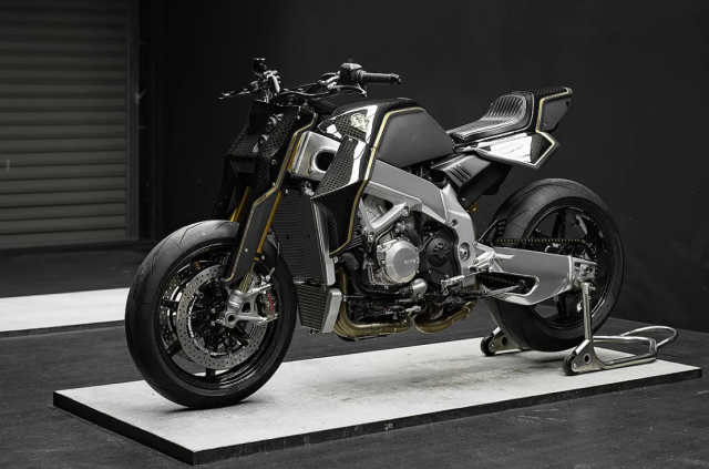 RoughRSV4 Khi Aprilia Factory bien thanh chien binh duong pho u am - 3