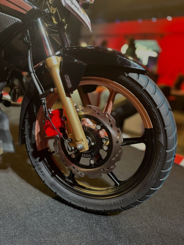 Tim hieu TVS Apache RTR 160 phien ban ky niem 20th Anniversary Edition co gia ban chi 356 trieu VND - 7