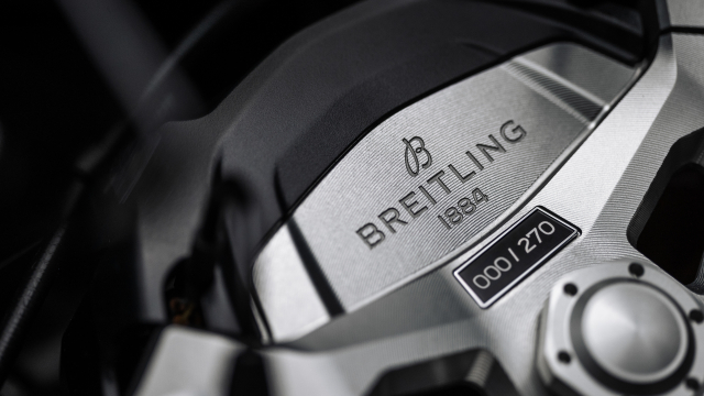 Triumph Speed Triple 1200 RR Breitling Limited Edition lo dien - 5