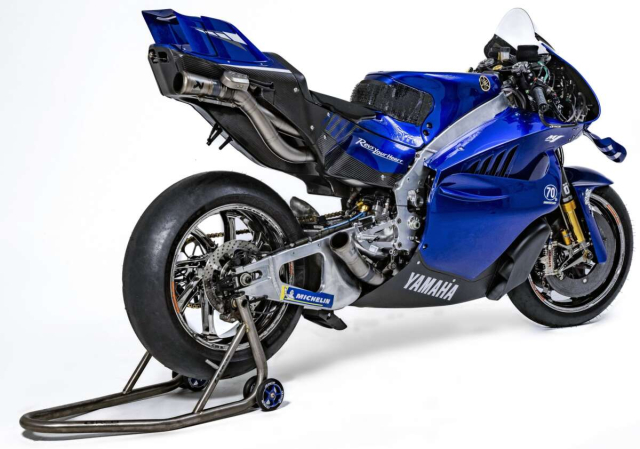 Yamaha YZRM1 V4 2026 ra mat Khi dong mau moi V4 chay trong huyen thoai xanh - 3