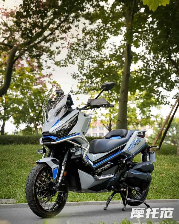 Zontes 368G Ultimate Edition 2026 trinh lang voi nhieu nang cap co gia ban khoang 108 trieu Dong - 6