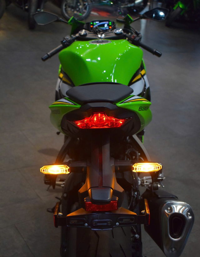 299 trieu dong cho Ninja ZX6R ABS Day co phai la chiec Supersport dang dong tien nhat Viet Nam - 4