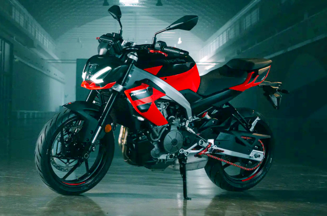 Aprilia RS 457 so voi Tuono 457 Su khac biet chinh la gi - 5