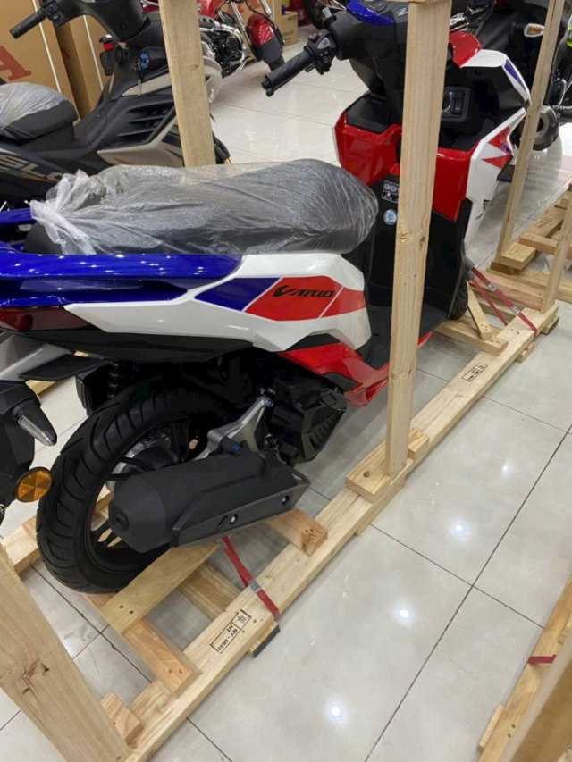 Bat ngo Honda Vario 125 phien ban dac biet HRC do bo thi truong Viet voi gia khoang 85 trieu Dong - 7