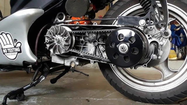 Bop con hay khong bop con Cuoc chien giua biker co dien va cong nghe moi - 8