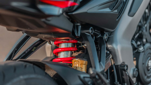 Dominar NS400Z 2026 vua ra mat Vuot troi Kawasaki Z400 ve trang bi va cong nghe - 8