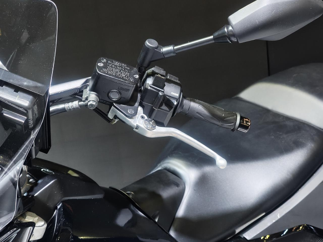 Hinh anh thuc te cua chiec xe ga lai dien Yamaha Proto HEV tai JMS 2025 - 6