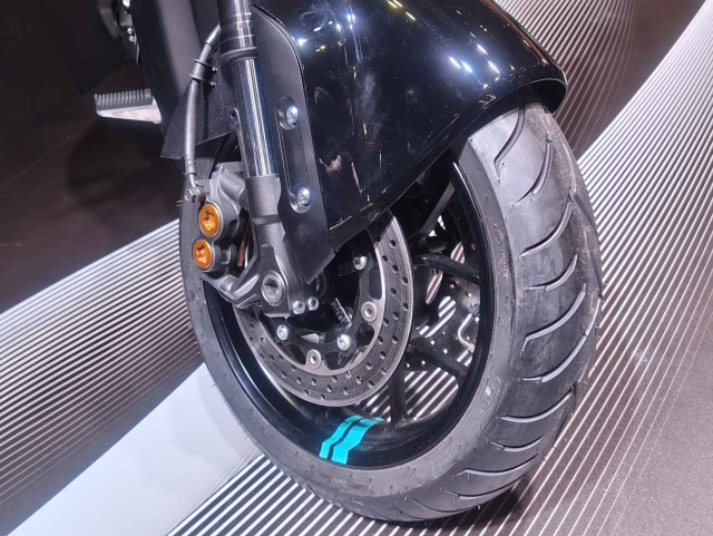 Hinh anh thuc te cua chiec xe ga lai dien Yamaha Proto HEV tai JMS 2025 - 10