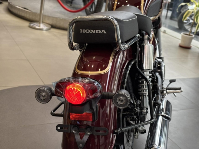 Hinh anh thuc te cua Honda CB350C Special Edition tai dai ly Cai chat co dien AE can day roi - 6