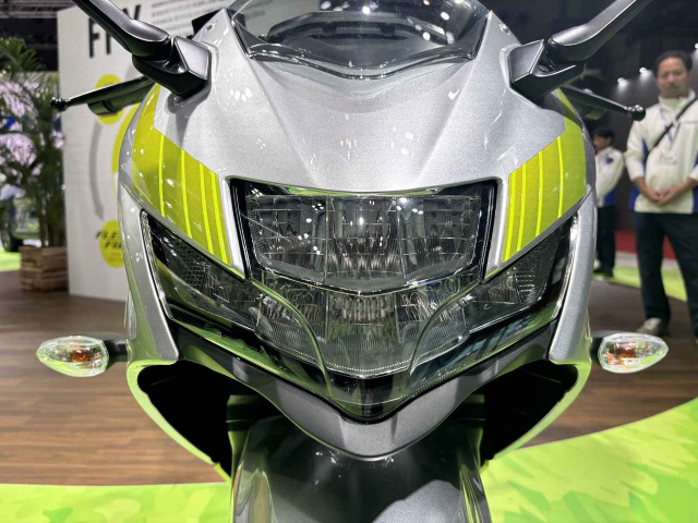 Hinh anh thuc te cua Suzuki Gixxer SF 250 FFV phien ban su dung xang sinh hoc 85 Ethanol - 5