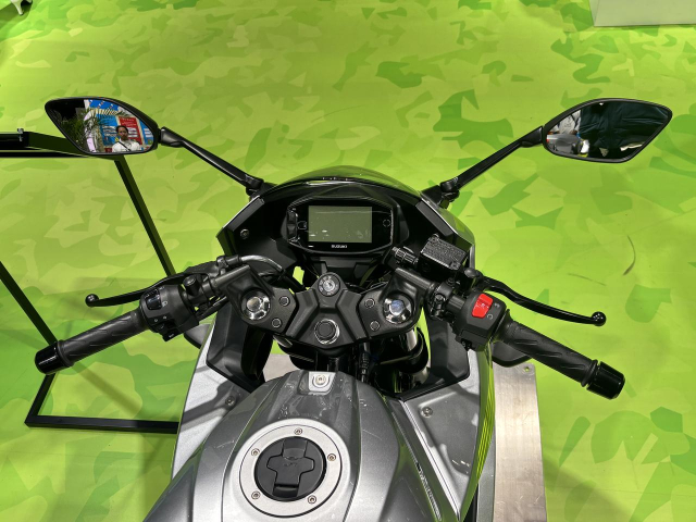 Hinh anh thuc te cua Suzuki Gixxer SF 250 FFV phien ban su dung xang sinh hoc 85 Ethanol - 9