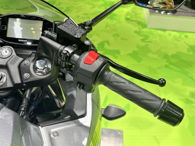 Hinh anh thuc te cua Suzuki Gixxer SF 250 FFV phien ban su dung xang sinh hoc 85 Ethanol - 11