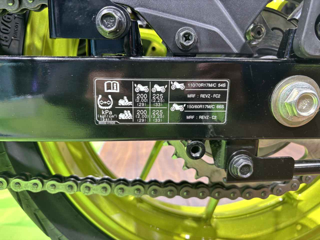 Hinh anh thuc te cua Suzuki Gixxer SF 250 FFV phien ban su dung xang sinh hoc 85 Ethanol - 25