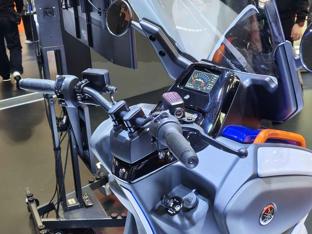 Hinh anh thuc te Yamaha H2 Buddy Porter chiec xe ga chay bang hydro tai Japan Mobility Show 2025 - 11