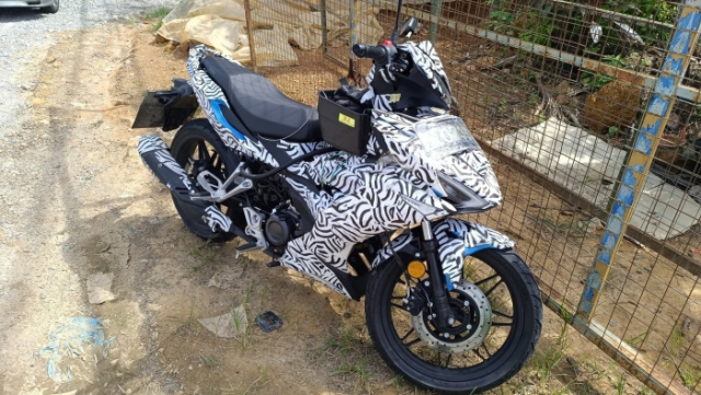 Hinh anh duoc cho la Yamaha Exciter 155 hoan toan moi khi dang chay thu nghiem tren duong pho - 3