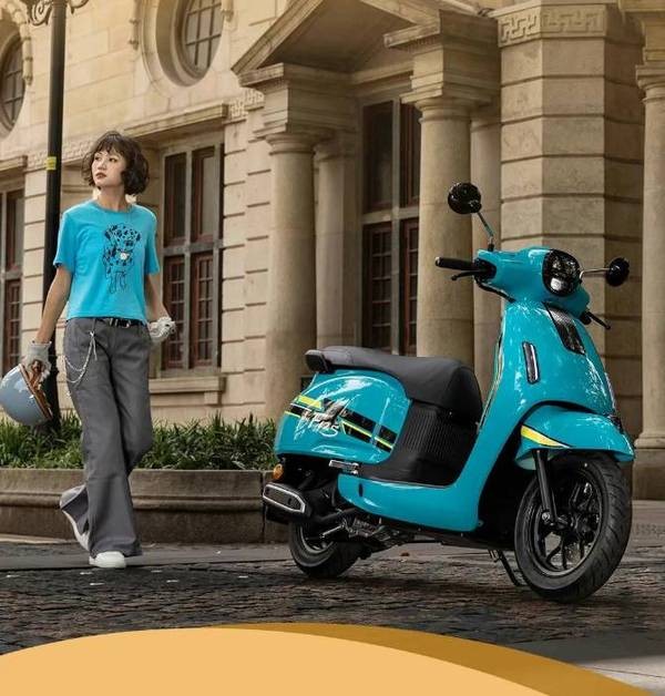 Honda NWF125 Gulf Blue Lan gio bien xanh thoi bung suc song cho dong tay ga pho thong - 8