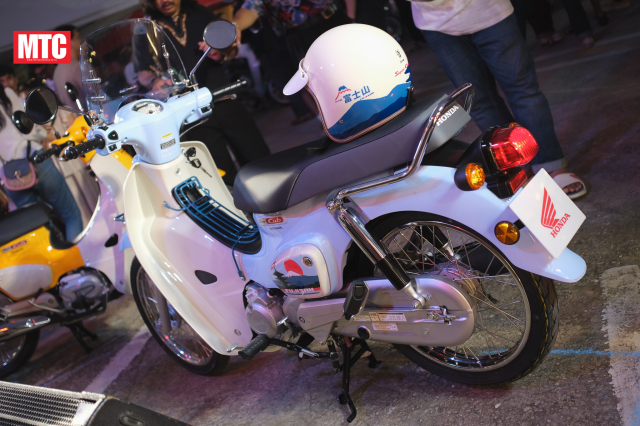Honda ra mat Super Cub FUJISAN Limited Edition voi so luong gioi han chi 500 chiec - 5