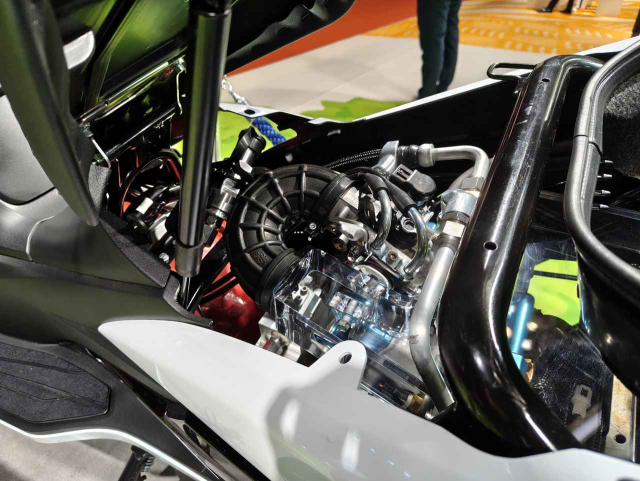 Kham pha tung ngoc ngach cua Suzuki Burgman Hydrogen chay bang Hydro tai JMS 2025 - 13