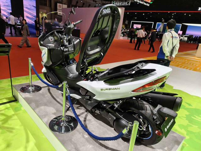 Kham pha tung ngoc ngach cua Suzuki Burgman Hydrogen chay bang Hydro tai JMS 2025 - 16