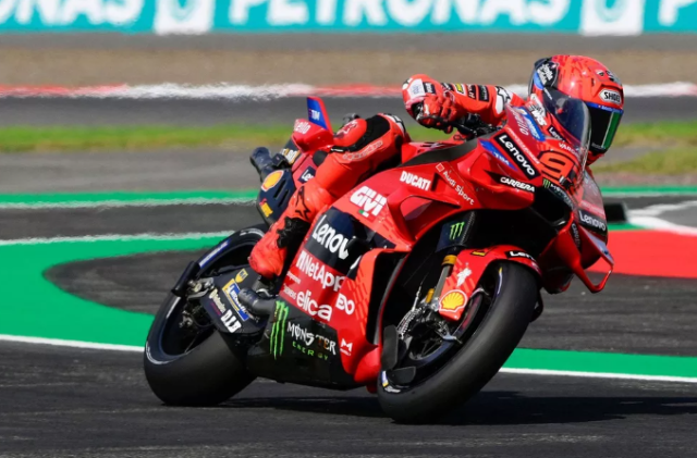 Khi Marquez tam nghi Ducati lai goi nguoi linh gia Michele Pirro ra tran - 3