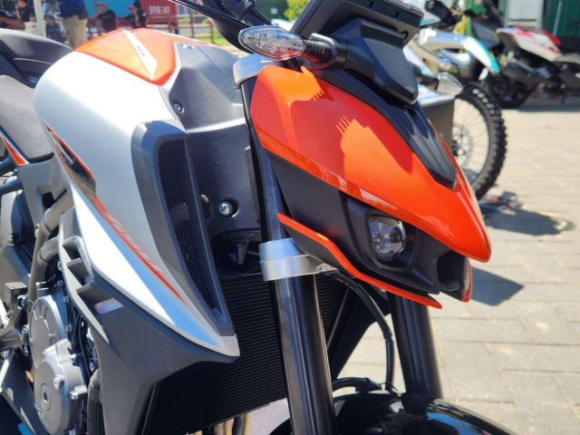 Kove 450R 2025 Nakedbike 4 may cang det cho anh em Malaysia gia duoi 200 cu - 3
