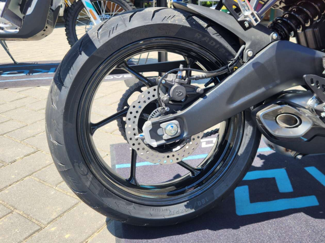 Kove 450R 2025 Nakedbike 4 may cang det cho anh em Malaysia gia duoi 200 cu - 11