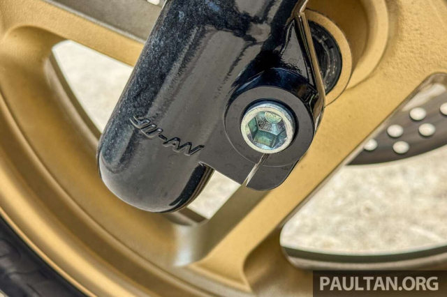 Mau xe tay ga 250cc gia chi gan 79 trieu Dong vua ra mat o Malaysia co gi dac biet - 16