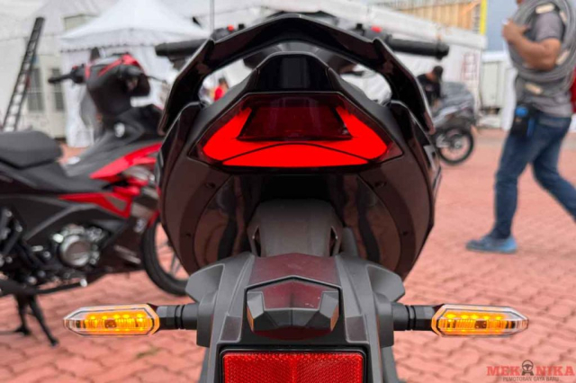 Modenas Z15GT doi thu moi cua Winner R va Exciter 155 trinh lang voi gia chi 45 trieu Dong - 25