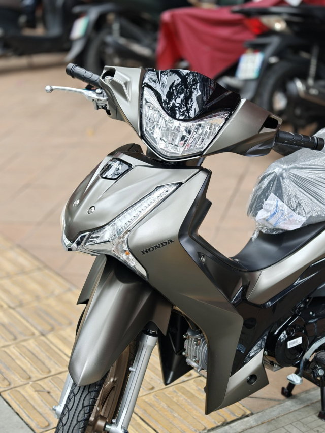 Qua nhanh Qua nguy hiem Honda Wave 125 the he moi da ve dai ly Viet voi gia cuc soc - 3