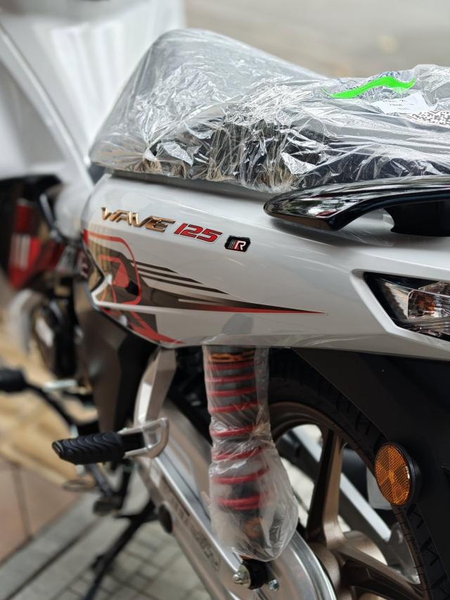 Qua nhanh Qua nguy hiem Honda Wave 125 the he moi da ve dai ly Viet voi gia cuc soc - 5