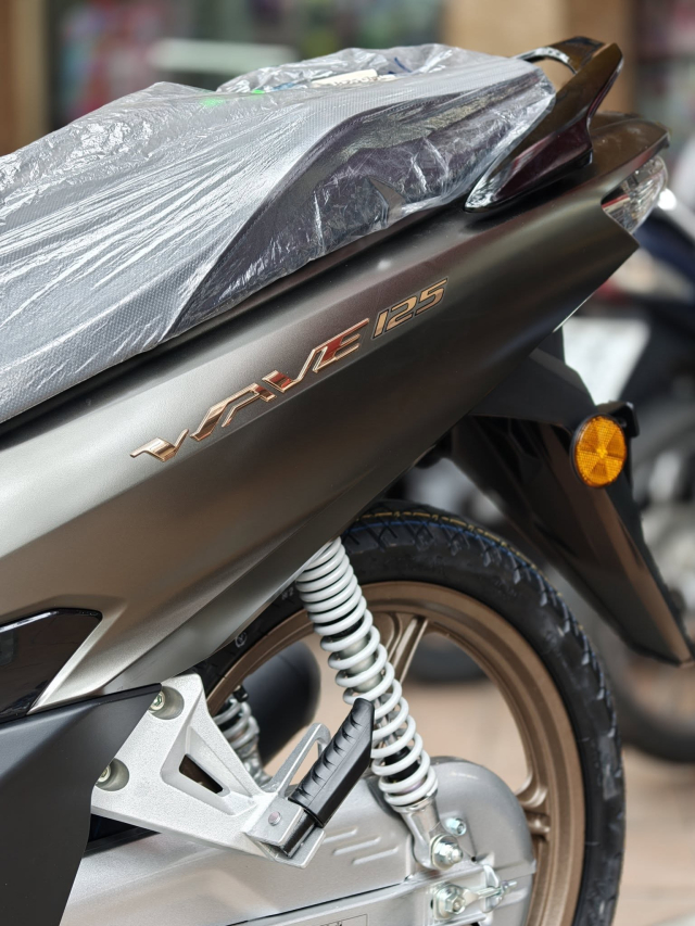 Qua nhanh Qua nguy hiem Honda Wave 125 the he moi da ve dai ly Viet voi gia cuc soc - 9