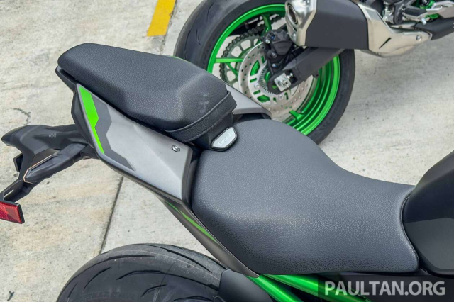 Ra mat Kawasaki Z900 2026 Chien binh Sugomi the he moi tinh te hon du dan hon - 5
