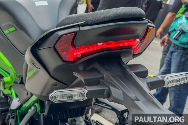 Ra mat Kawasaki Z900 2026 Chien binh Sugomi the he moi tinh te hon du dan hon - 11