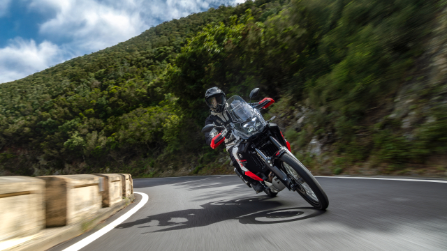 Ra mat Yamaha Tenere 700 World Raid 2026 Bo sung them IMU va he thong kiem soat hanh trinh - 16