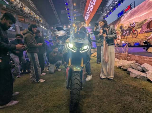 TVS Apache RTX 300 ra mat Tan binh phieu luu hoan toan moi khien anh em phai ngoai nhin - 10