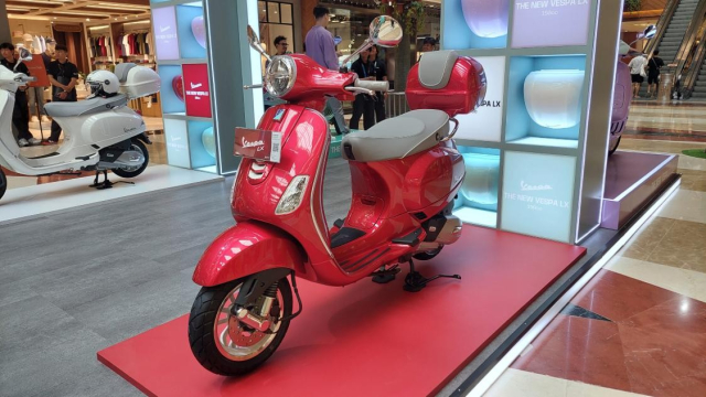 Vespa LX 150 IGet 2026 ra mat voi 4 mau moi co gia ban quy doi khoang 75 trieu Dong - 3