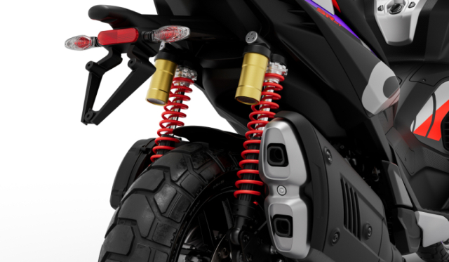 Aprilia SR GT 400 so huu suc manh 36 ngua nhieu trang bi xin so Doi thu dang gom cua ADV 350 - 9