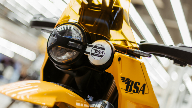 BSA Thunderbolt Su tro lai day cam xuc cua mot huyen thoai offroad Anh quoc - 3