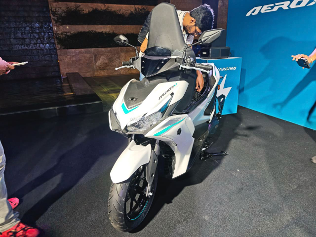 Can canh chi tiet AeroxE phien ban xe dien cua NVX 155 vua duoc Yamaha ra mat - 9