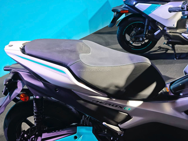 Can canh chi tiet AeroxE phien ban xe dien cua NVX 155 vua duoc Yamaha ra mat - 15