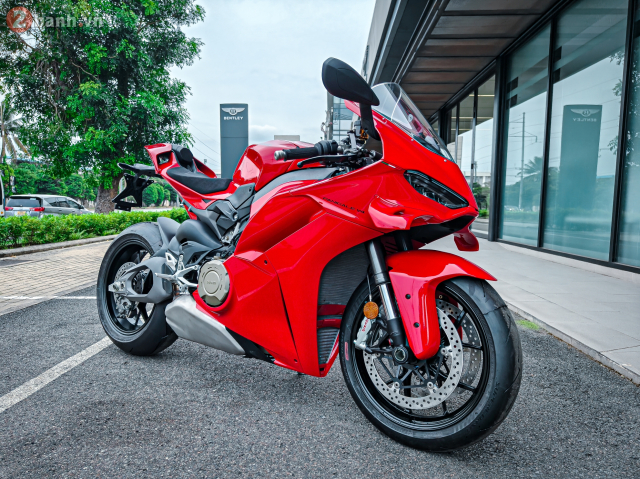 Can canh Ducati Panigale V4 the he moi vua cap ben thi truong Viet Nam voi gia 989 trieu Dong - 3