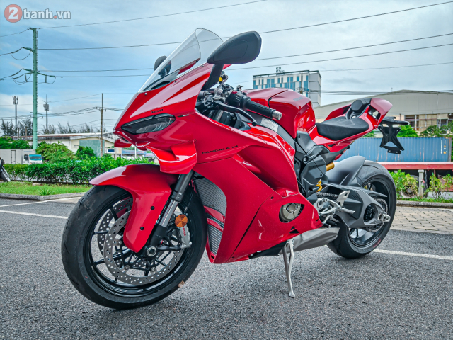 Can canh Ducati Panigale V4 the he moi vua cap ben thi truong Viet Nam voi gia 989 trieu Dong - 5