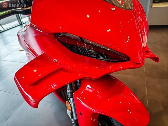 Can canh Ducati Panigale V4 the he moi vua cap ben thi truong Viet Nam voi gia 989 trieu Dong - 7
