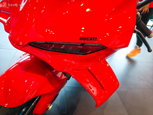 Can canh Ducati Panigale V4 the he moi vua cap ben thi truong Viet Nam voi gia 989 trieu Dong - 9