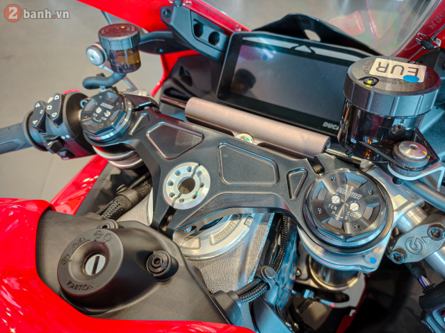Can canh Ducati Panigale V4 the he moi vua cap ben thi truong Viet Nam voi gia 989 trieu Dong - 35
